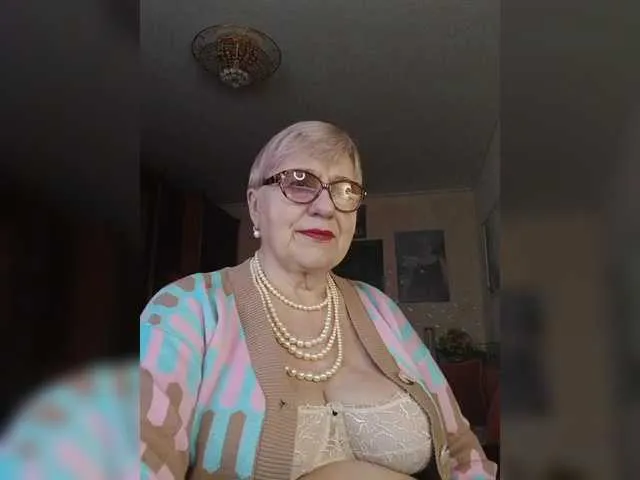 Live sex webcam photo for SweetCherry00 #290471878