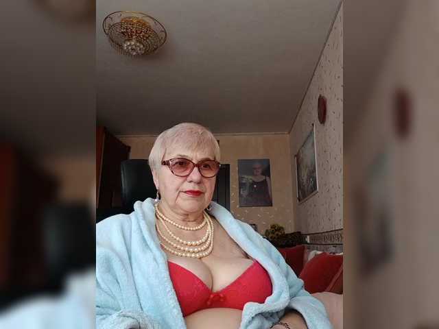 Live sex webcam photo for SweetCherry00 #290669320