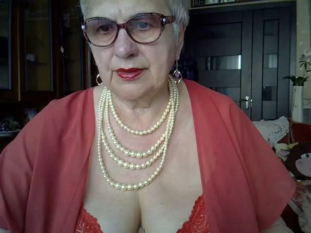 Live sex webcam photo for SweetCherry00 #291197545