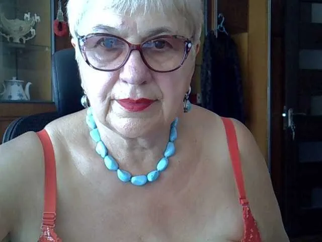 Live sex webcam photo for SweetCherry00 #291459355