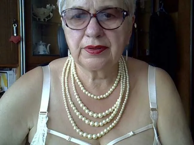 Live sex webcam photo for SweetCherry00 #291478925