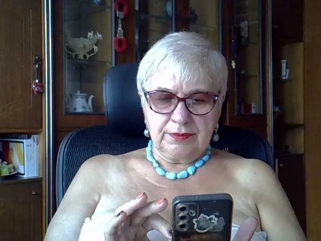 Live sex webcam photo for SweetCherry00 #291518664