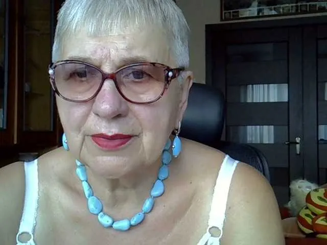 Live sex webcam photo for SweetCherry00 #291817652