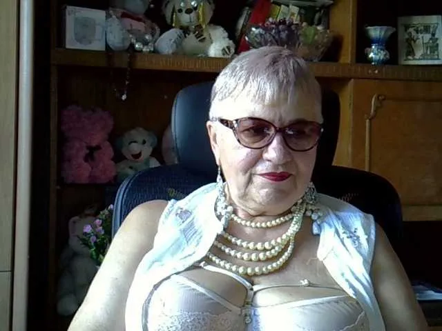 Live sex webcam photo for SweetCherry00 #291932047