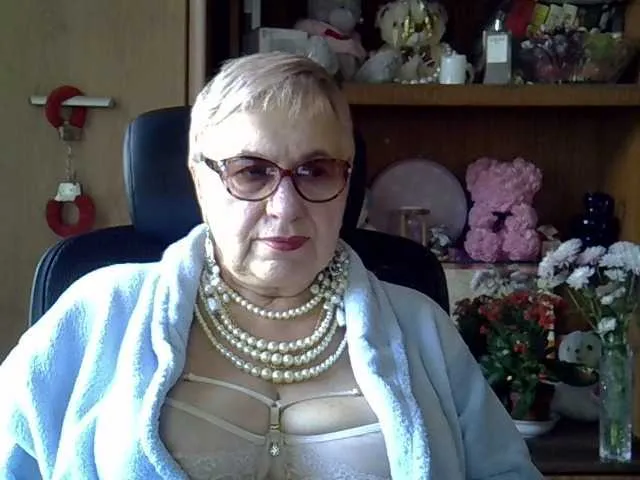 Live sex webcam photo for SweetCherry00 #292066074