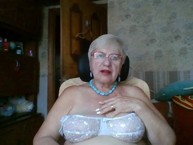 Live sex webcam photo for SweetCherry00 #293895798
