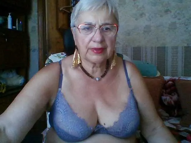 Live sex webcam photo for SweetCherry00 #294026505
