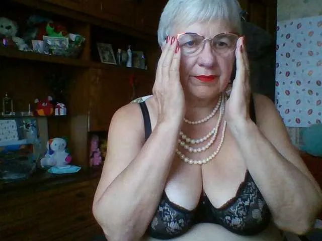 Live sex webcam photo for SweetCherry00 #294151411
