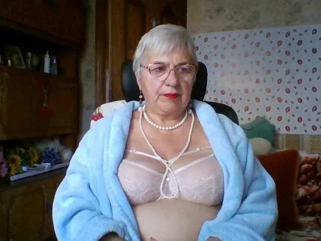 Live sex webcam photo for SweetCherry00 #294246836