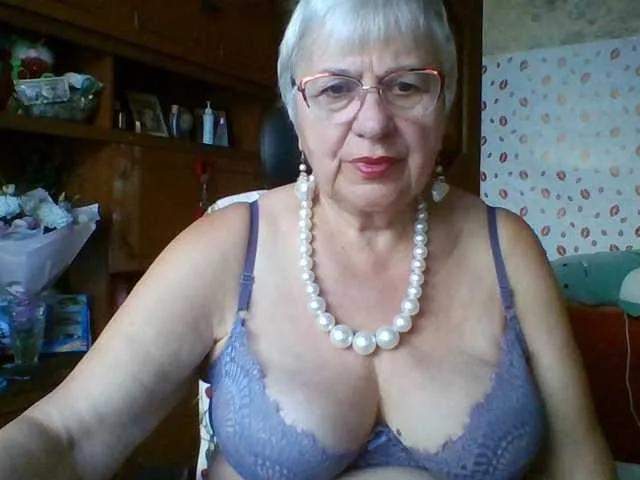Live sex webcam photo for SweetCherry00 #294252754