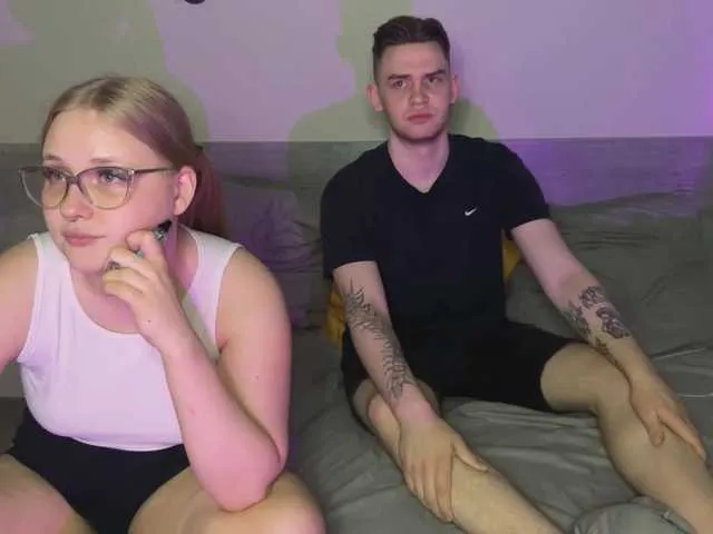 Live sex webcam photo for SweetCouple02-1 #277840970