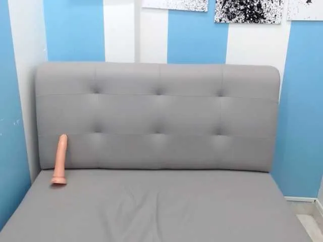 Live sex webcam photo for SweetCream18 #273184150