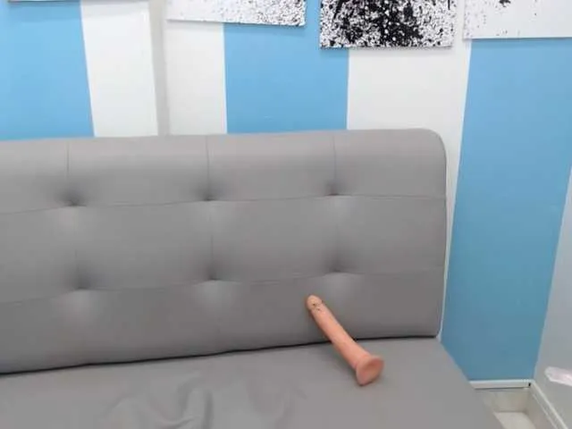 Live sex webcam photo for SweetCream18 #273192028
