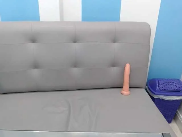 Live sex webcam photo for SweetCream18 #273206936
