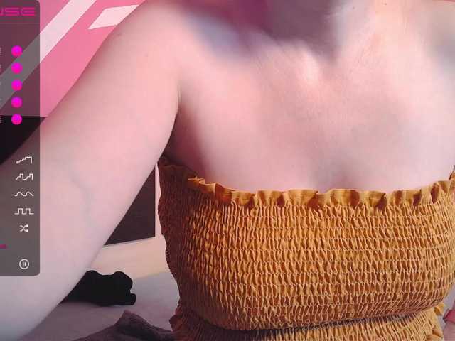 Live sex webcam photo for SweetFox #273928815