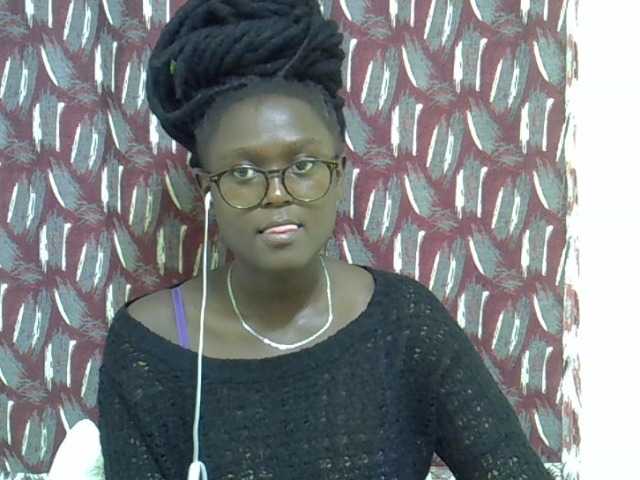 Live sex webcam photo for SweetHive #290171335