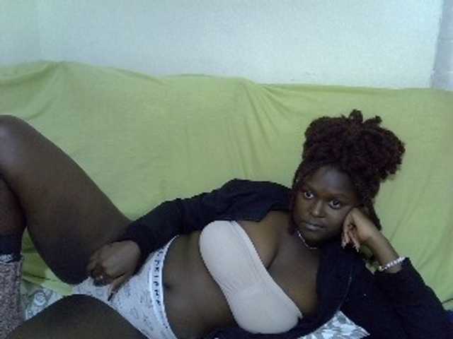 Live sex webcam photo for SweetHive #290237189