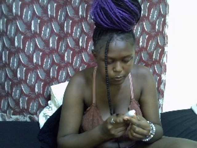 Live sex webcam photo for SweetHive #290318867