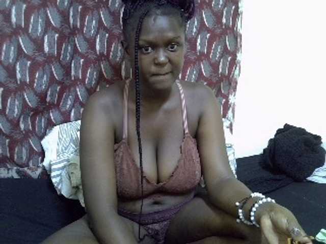 Live sex webcam photo for SweetHive #290320420