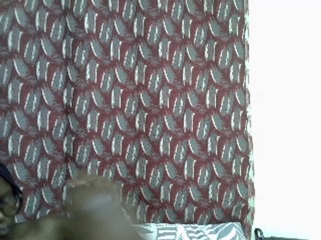 Live sex webcam photo for SweetHive #290327410