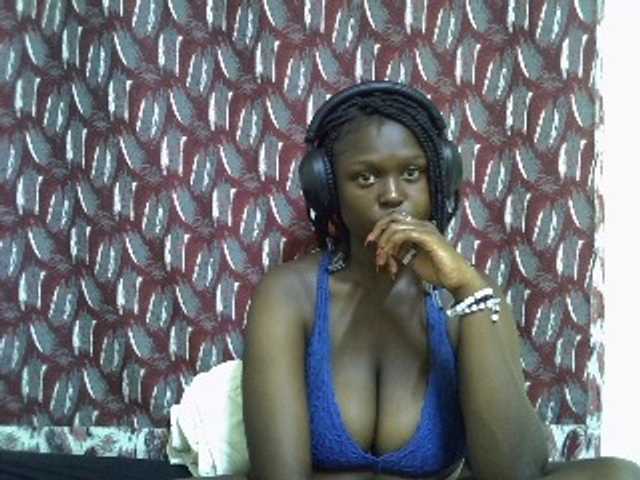 Live sex webcam photo for SweetHive #290442738