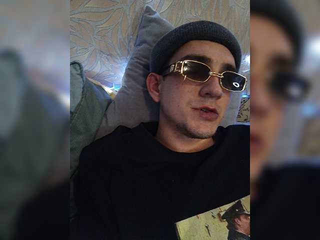 Live sex webcam photo for SweetKittiii #277011186