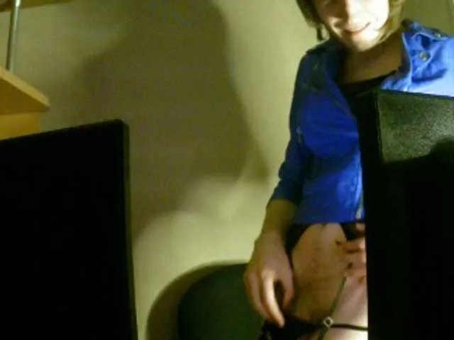 Live sex webcam photo for SweetLeya #275343435