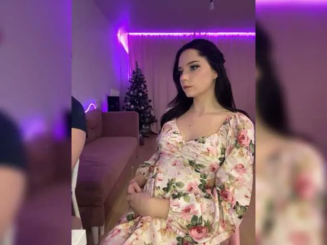 Live sex webcam photo for SweetLolllli #277328437