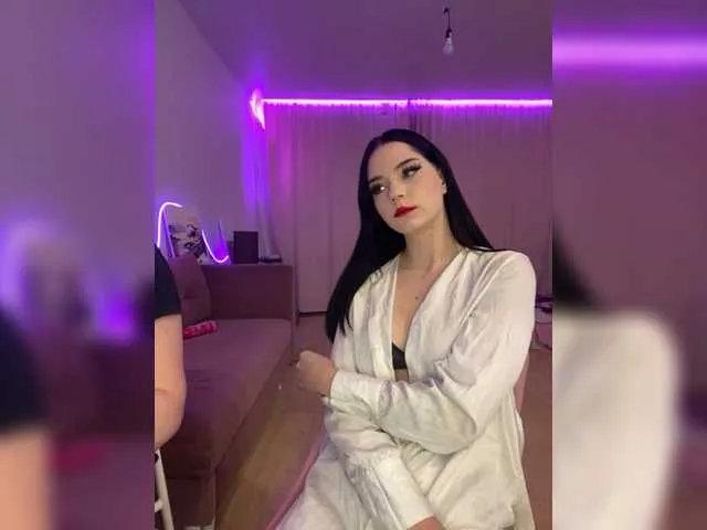 Live sex webcam photo for SweetLolllli #277392256
