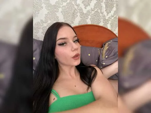 Live sex webcam photo for SweetLolllli #278088953