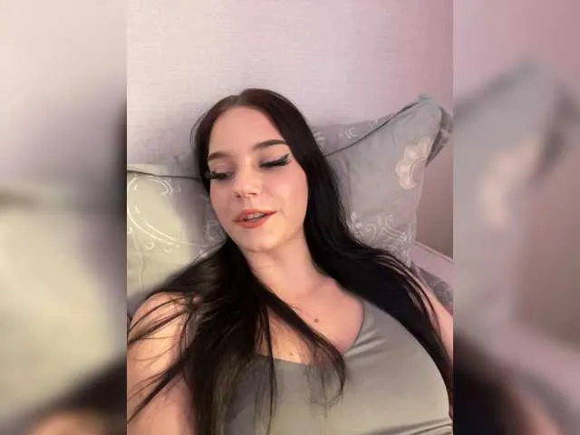 Live sex webcam photo for SweetLolllli #278200048