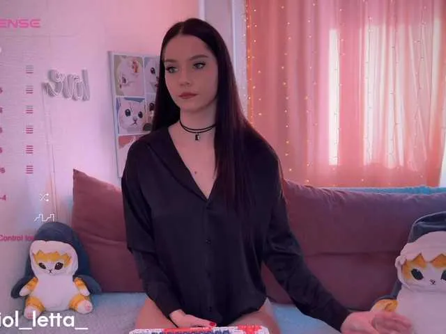 Live sex webcam photo for SweetLolllli #290613165