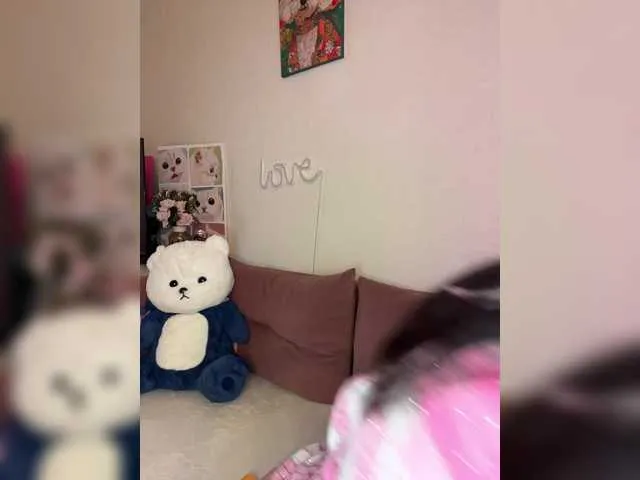 Live sex webcam photo for SweetLolllli #290806631