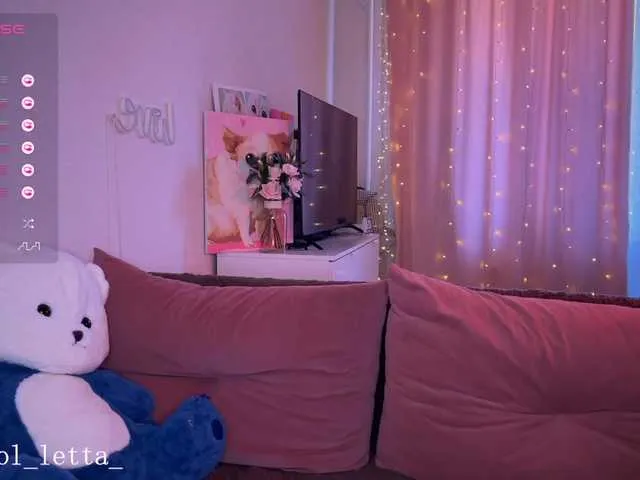 Live sex webcam photo for SweetLolllli #290985095