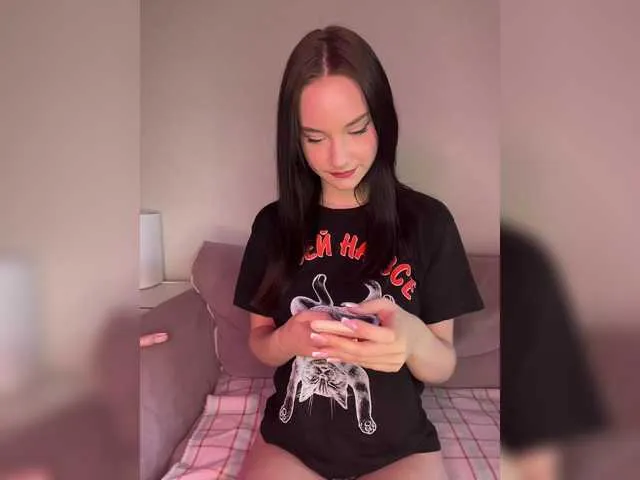 Live sex webcam photo for SweetLolllli #291119851
