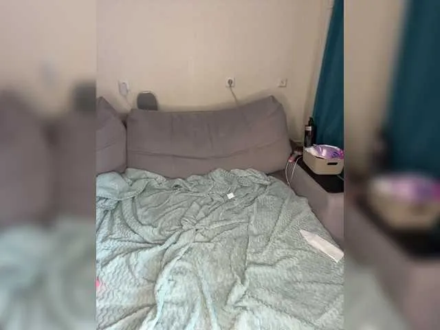 Live sex webcam photo for SweetLolllli #291358995