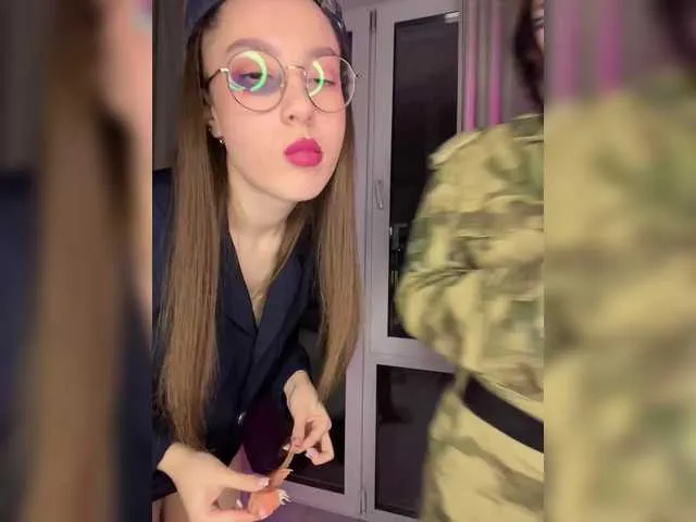 Live sex webcam photo for SweetLolllli #291490286