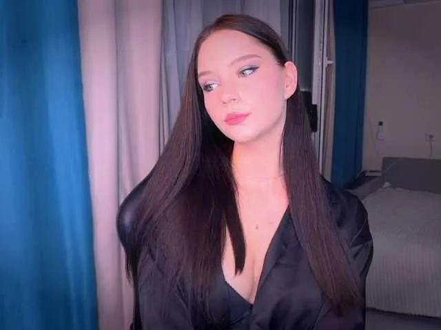 Live sex webcam photo for SweetLolllli #292195801