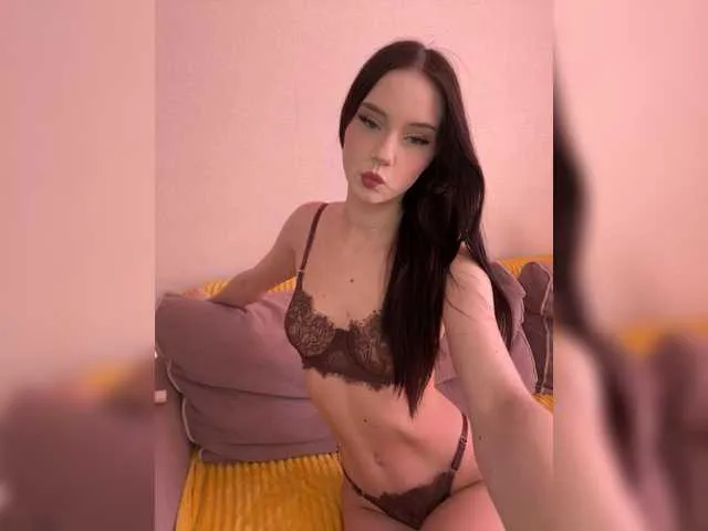 Live sex webcam photo for SweetLolllli #292746027