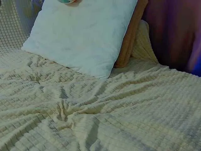 Live sex webcam photo for SweetLoveKiss #276107515