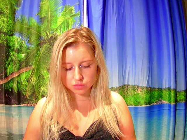 Live sex webcam photo for SweetLustricia #290008289