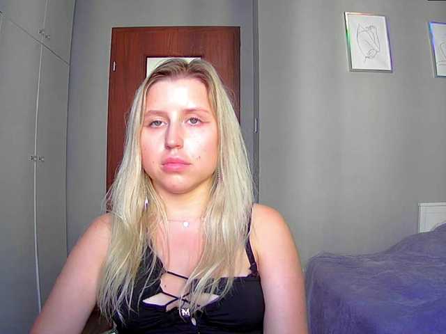 Live sex webcam photo for SweetLustricia #290021235