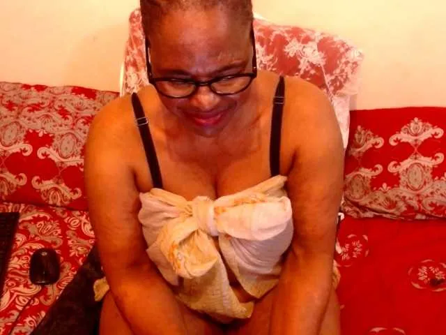 Live sex webcam photo for SweetMellow #275656300