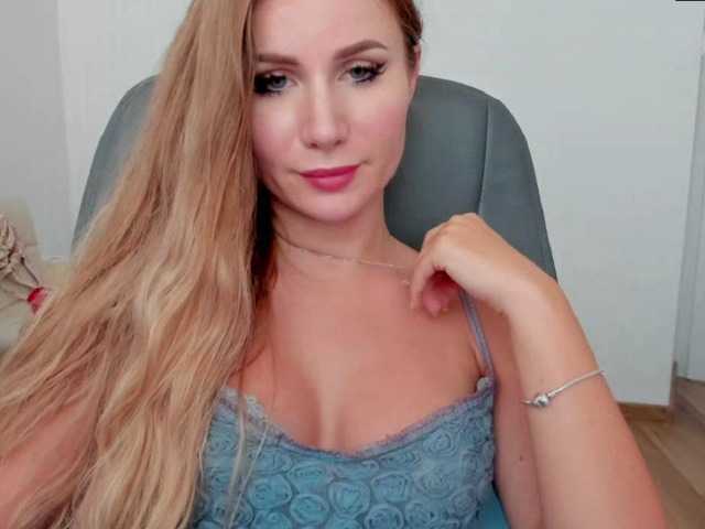 Live sex webcam photo for SweetMirande #289927751