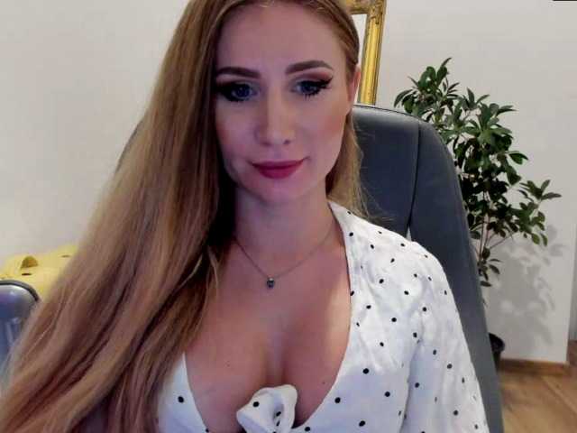 Live sex webcam photo for SweetMirande #290041747