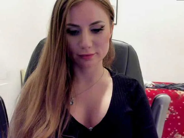 Live sex webcam photo for SweetMirande #290787705