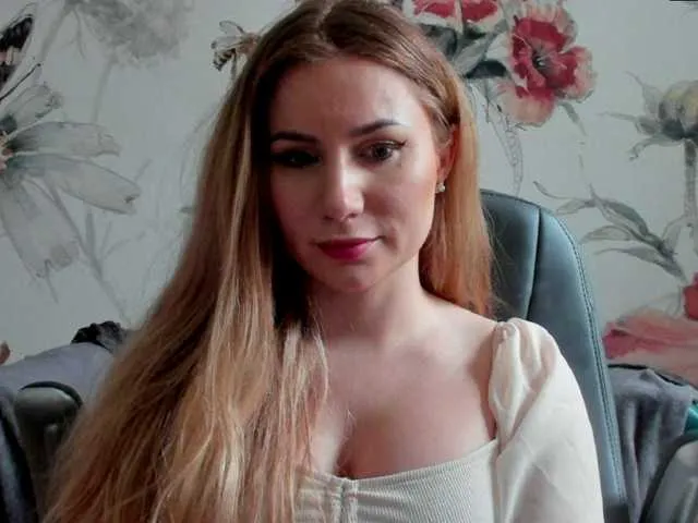Live sex webcam photo for SweetMirande #293433721