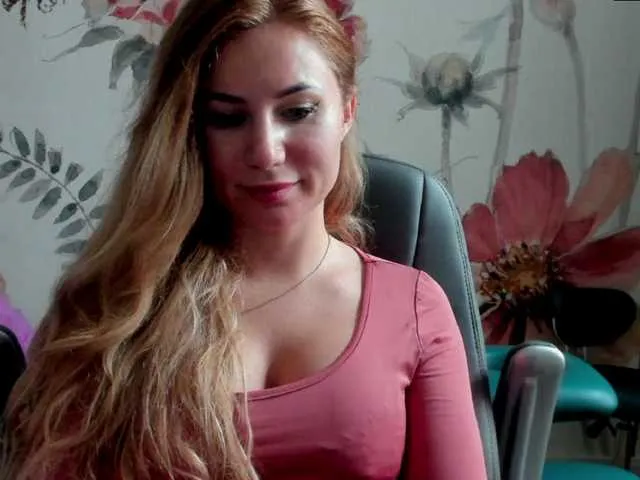 Live sex webcam photo for SweetMirande #293903558