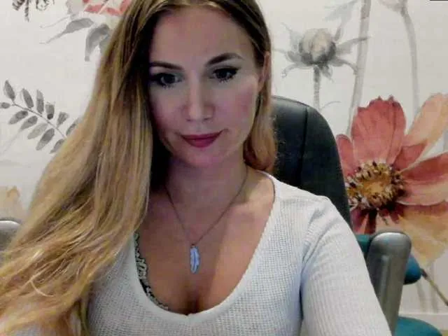 Live sex webcam photo for SweetMirande #293988206