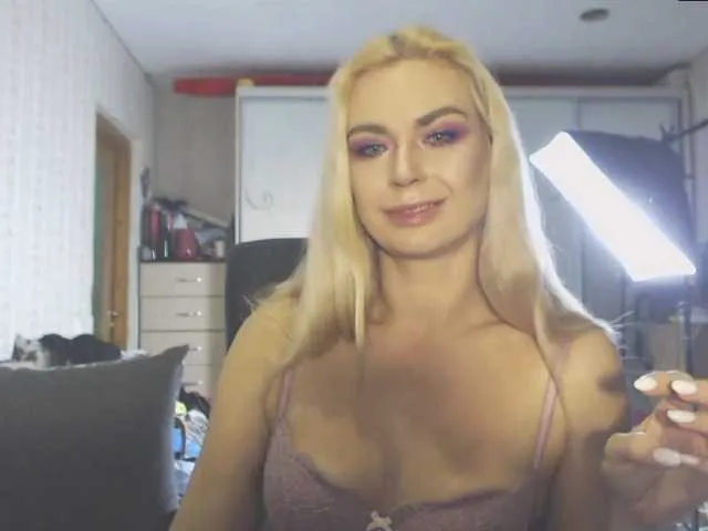 Live sex webcam photo for SweetNeffie #272467200